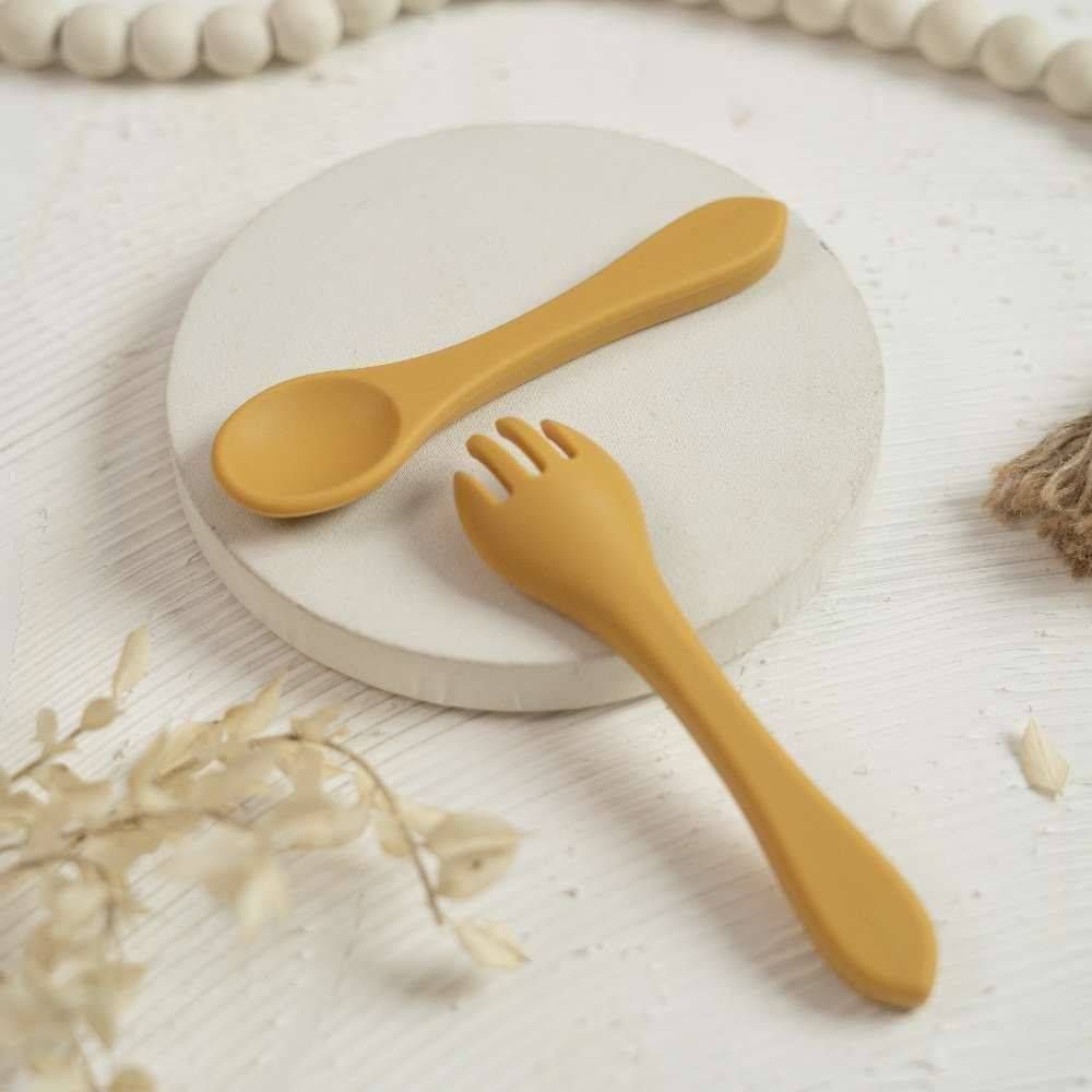 قاشق چنگال تمام سیلیکونی خردلی