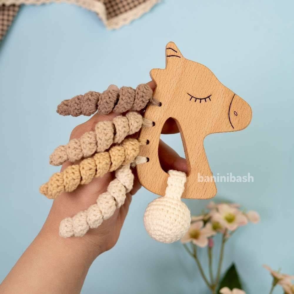جغجغه چوبی اسب تک شاخ بافت نود